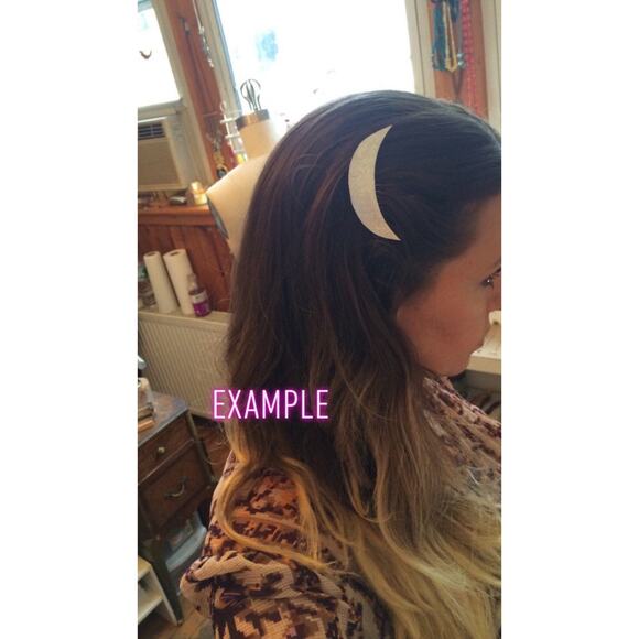 Artisan Handmade Leather Crescent Moon Celestial hair comb- Beige cobblestone - Picture 7 of 7